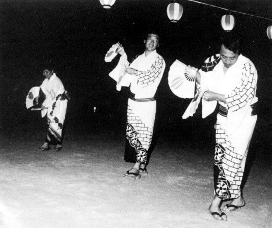 扇踊り　(2)